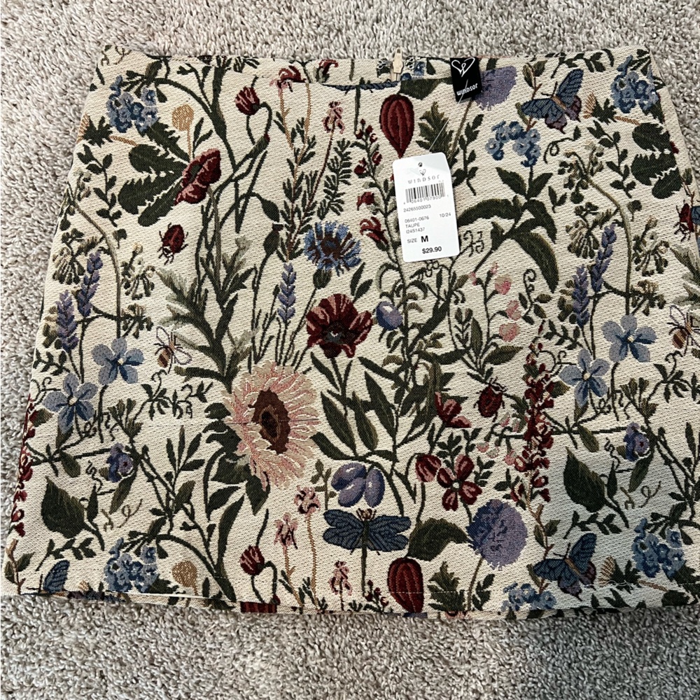 Floral mini skirt